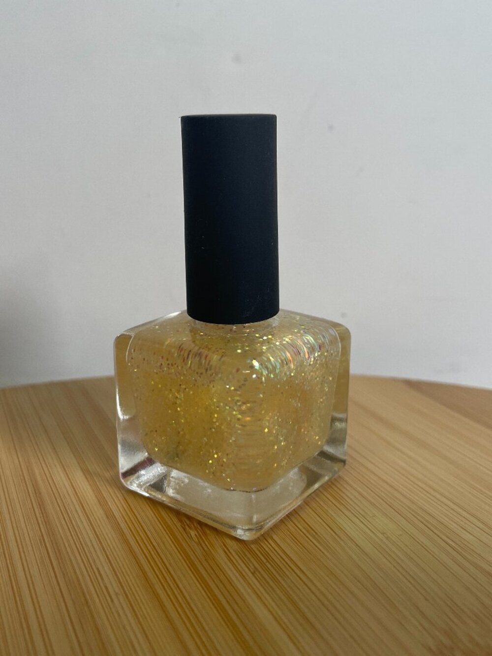 Urban Outfitters Nail Lacquer Polish Snow Flake 15 mL 0.5 fl oz Clear Glitter